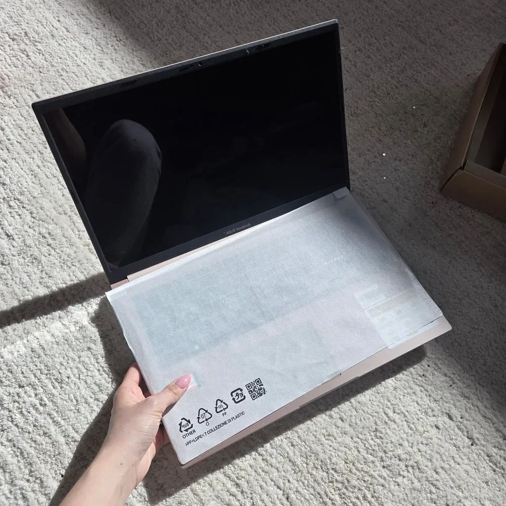 ASUS VivoBook 15 F1504V
